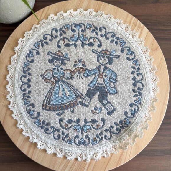 Vintage Haller Textilewerke Halltex Folk Art Lace Placemat 13" Round Couple - Picture 1 of 6